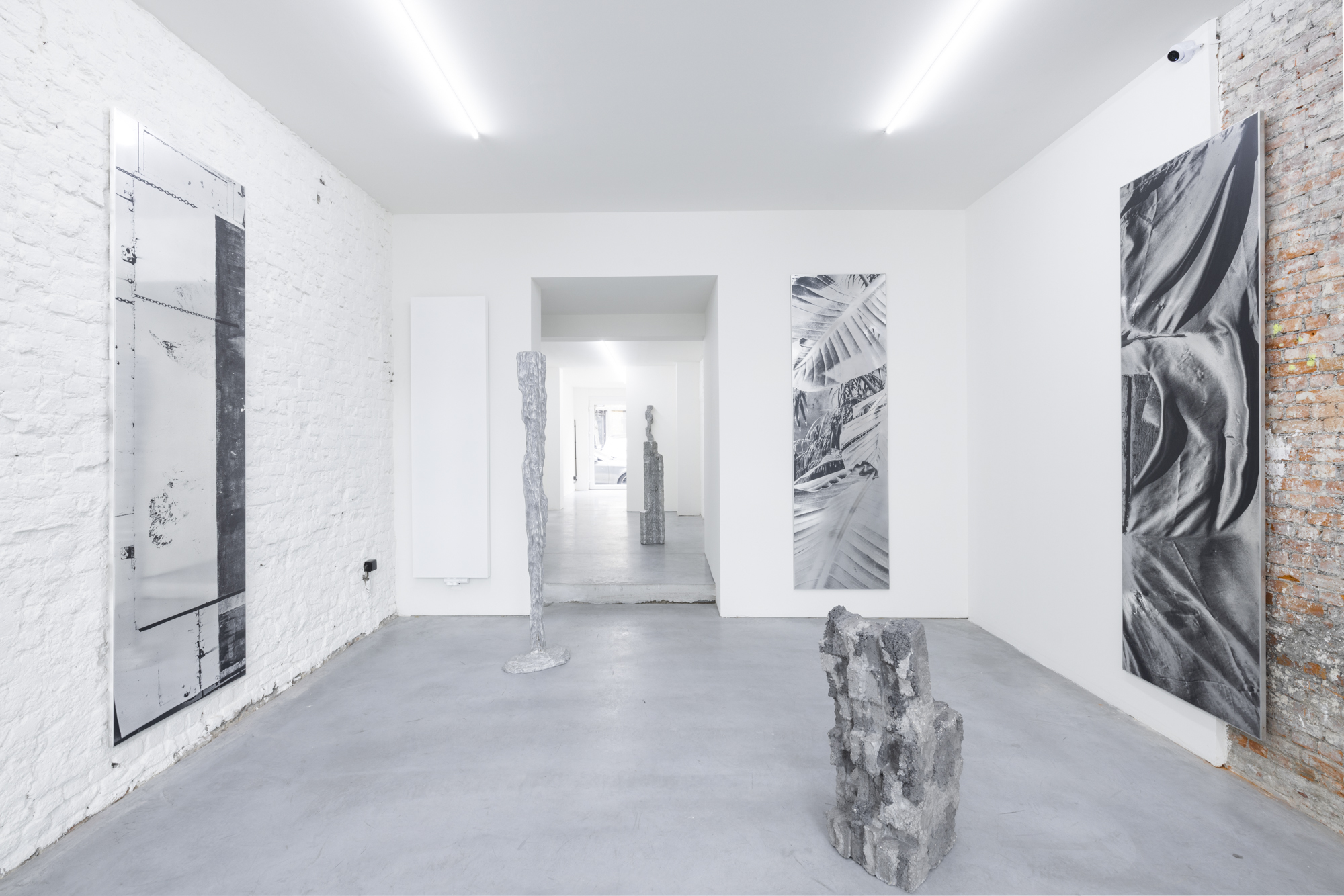 MONOCHROME / BRAM VANDERBEKE & SYBREN VANOVERBERGHE